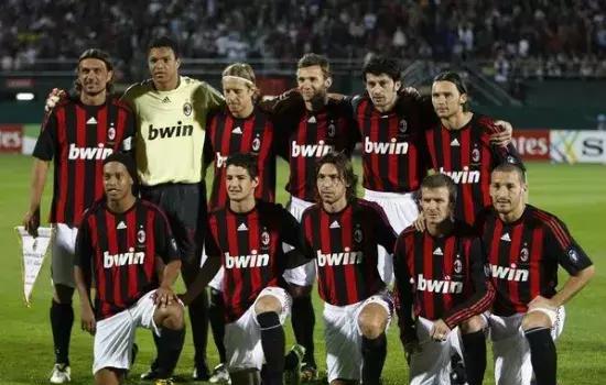 米兰0-1费耶诺德 欧冠淘汰赛附加赛首回合告负