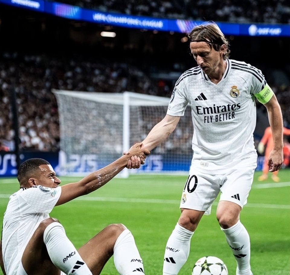 欧冠比赛数据统计分析 控球与转化效率解读