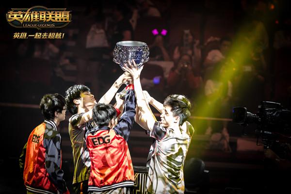 上海Major亚洲区RMR：谁才是澳洲一哥？Talon 13-9 FlyQuest