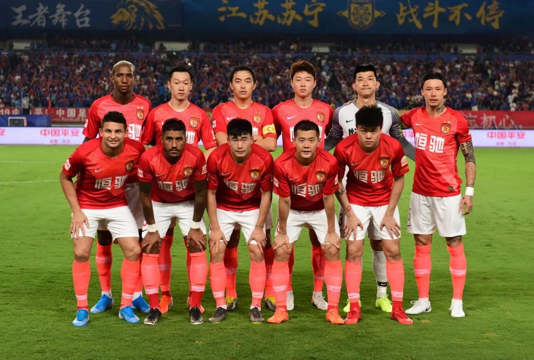 欧冠-小图拉姆双响 国米2-0阿贾克斯开门红 [国际足球欧冠]